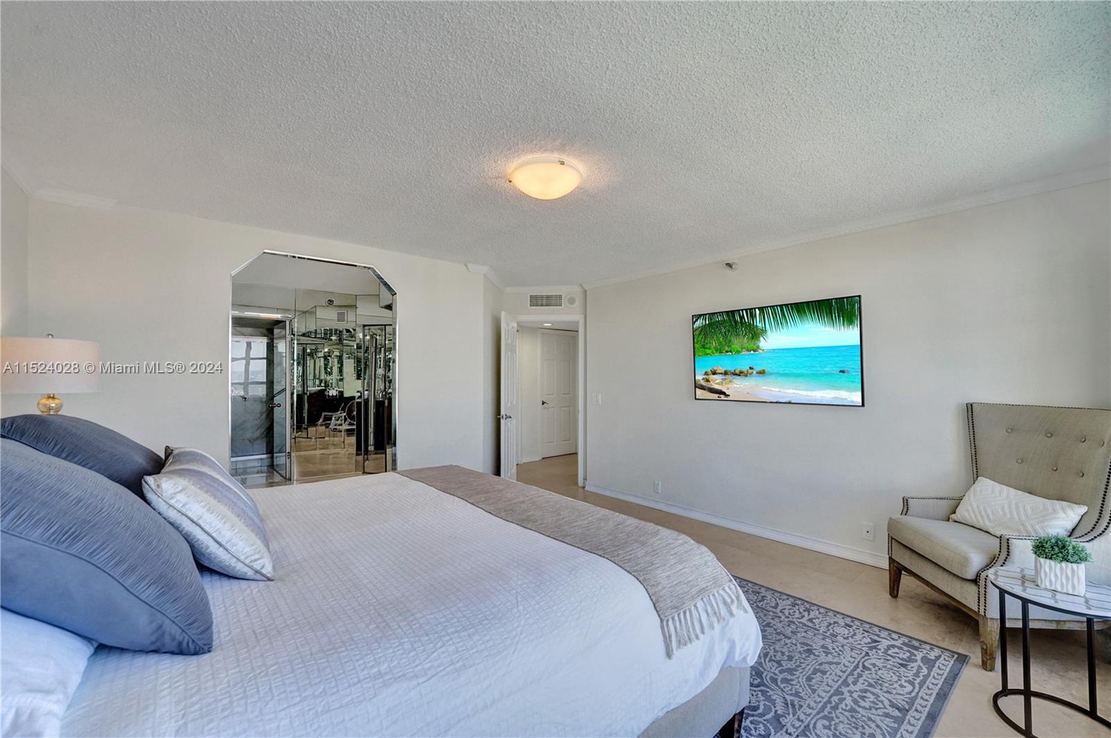 3500 Mystic Pointe Dr Unit: 3601