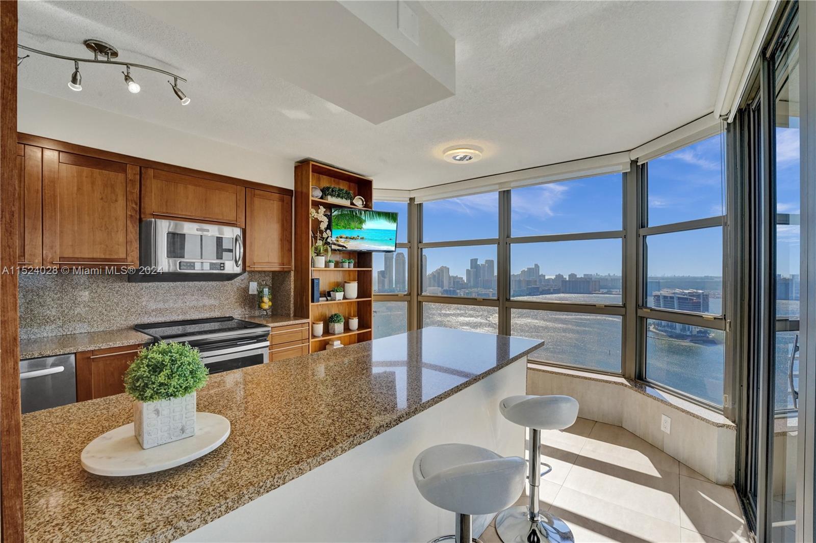 3500 Mystic Pointe Dr Unit: 3601