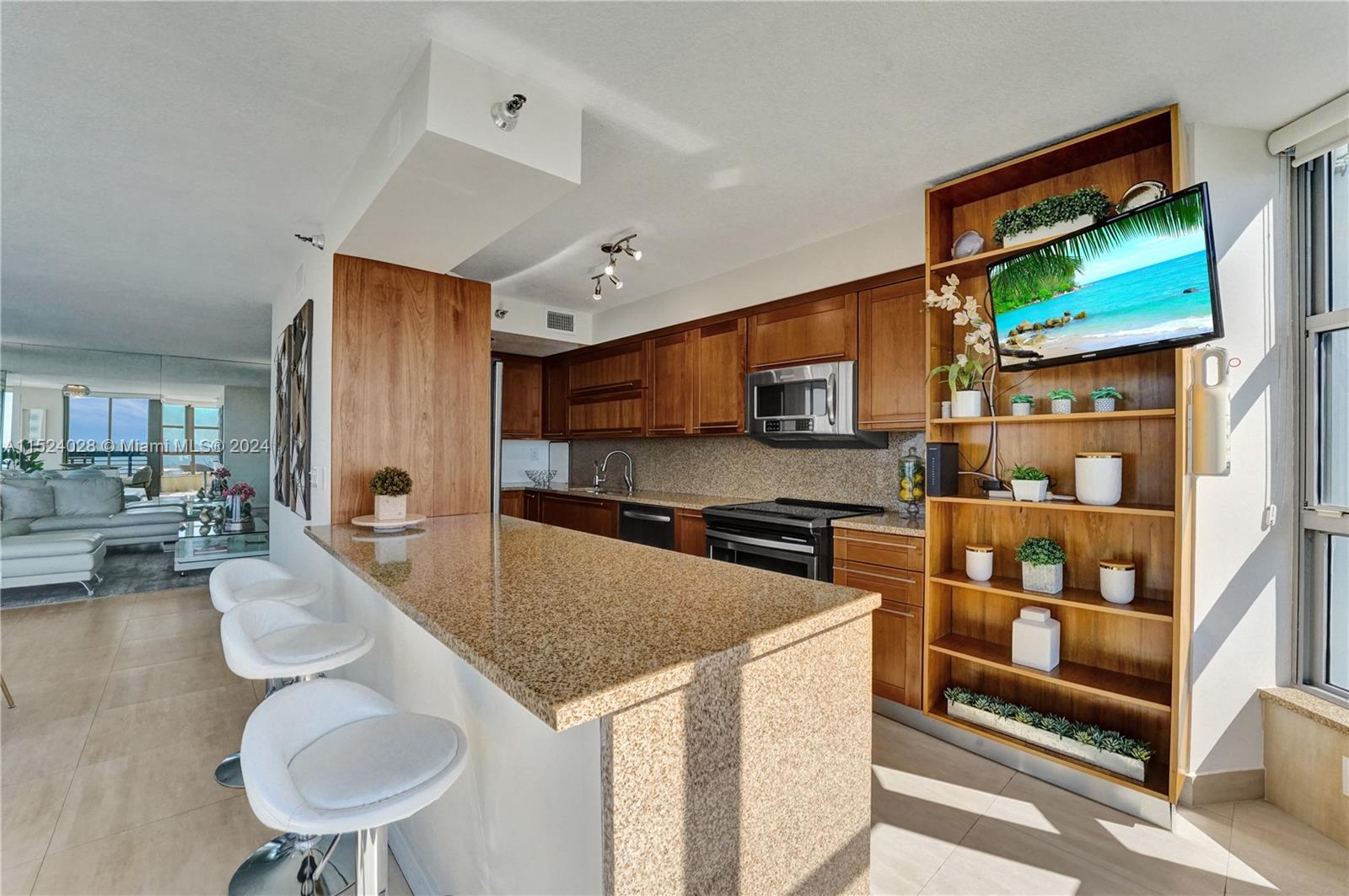 3500 Mystic Pointe Dr Unit: 3601
