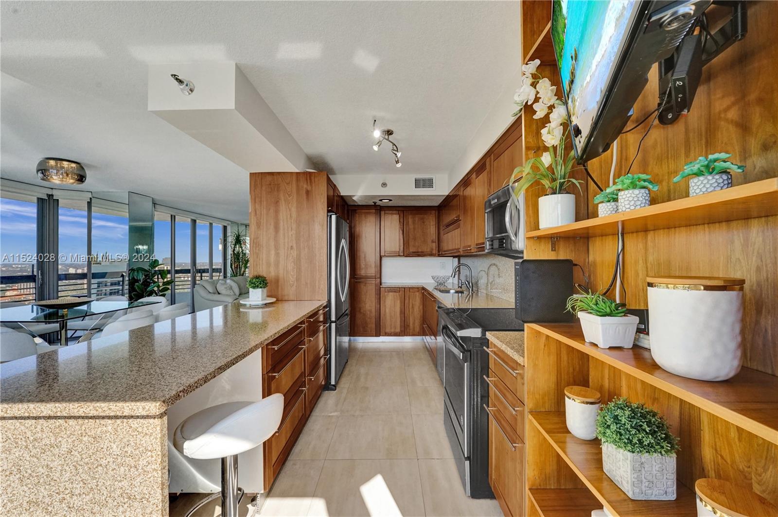 3500 Mystic Pointe Dr Unit: 3601