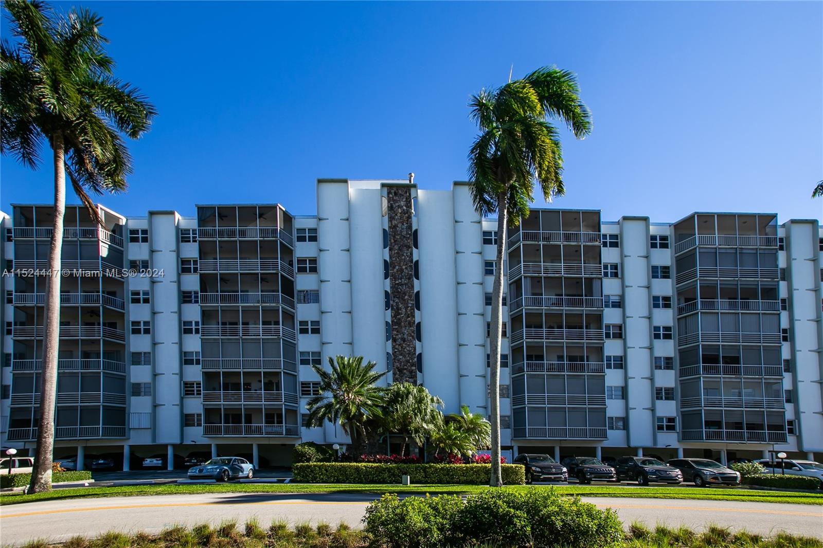400 Diplomat Pkwy Unit: 514