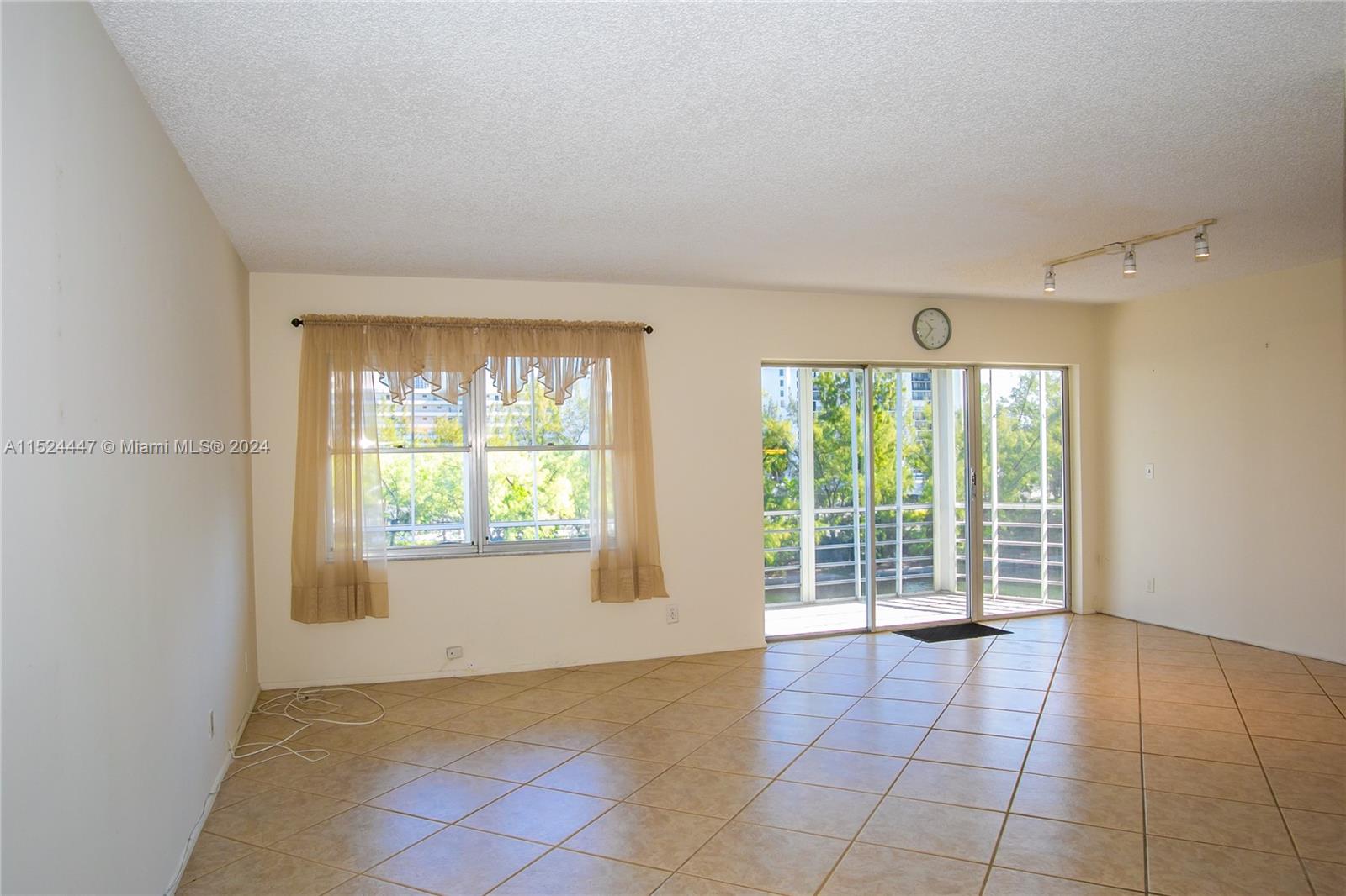 400 Diplomat Pkwy Unit: 514