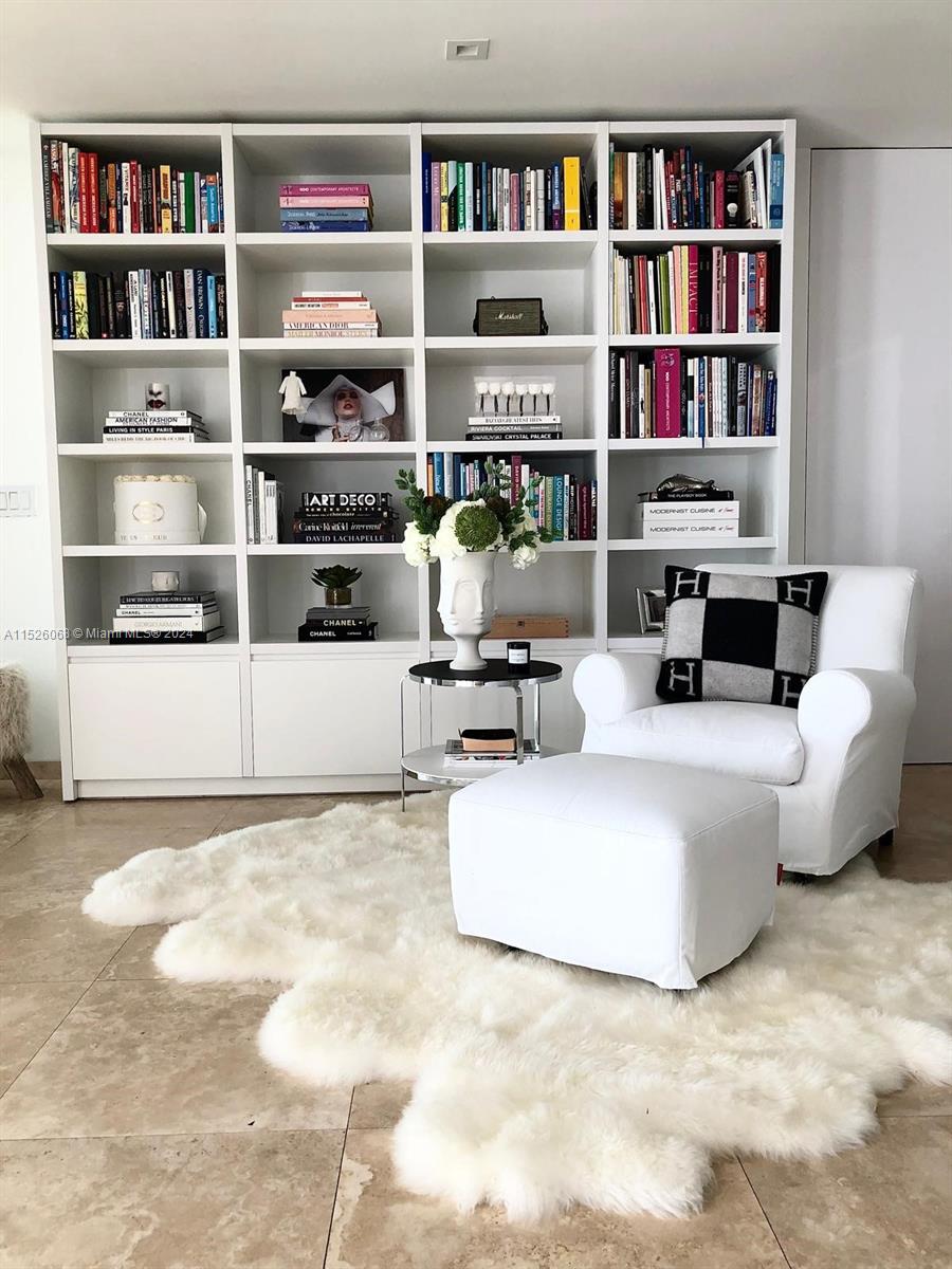 660 S Mashta Dr
