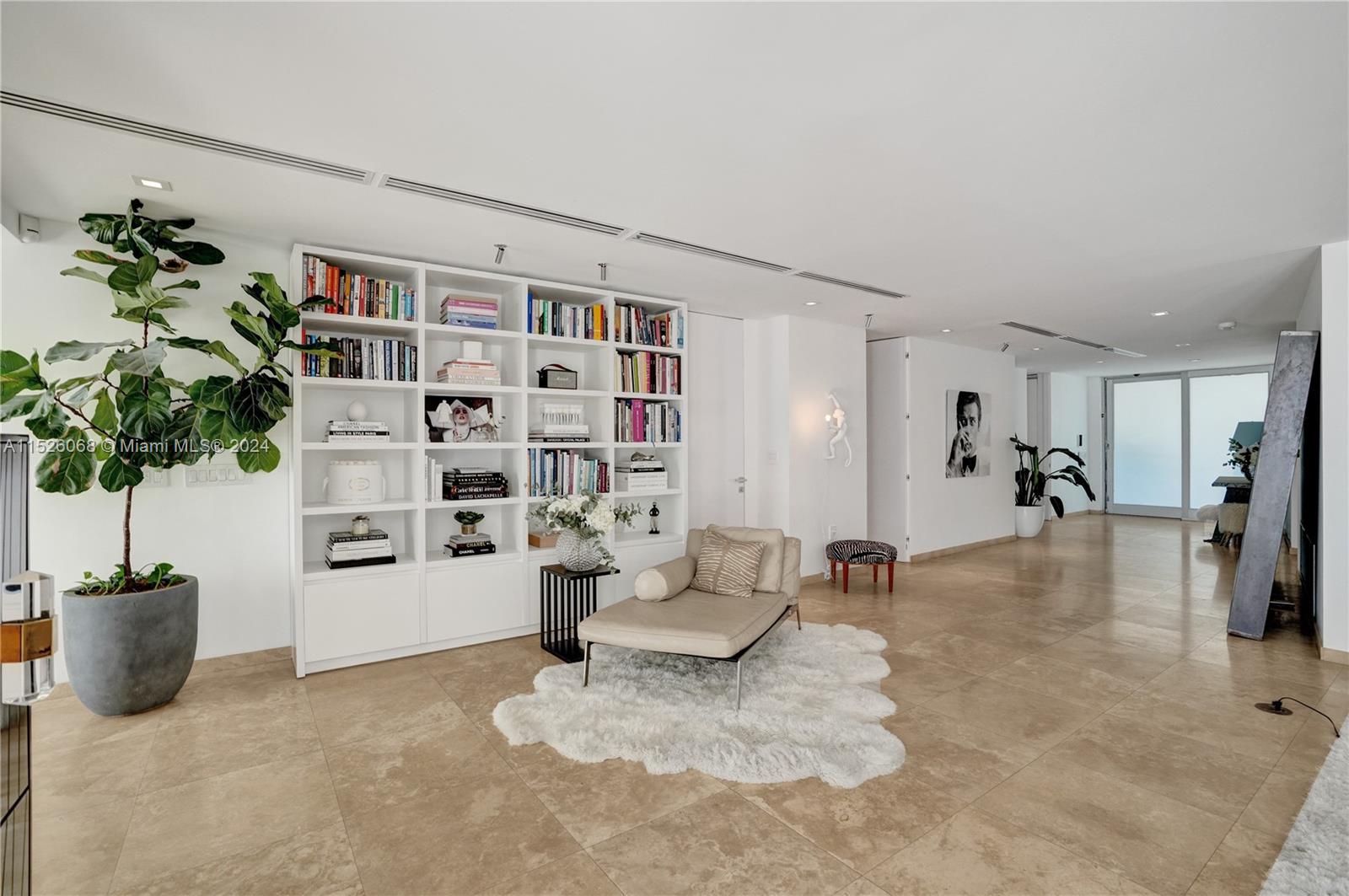 660 S Mashta Dr
