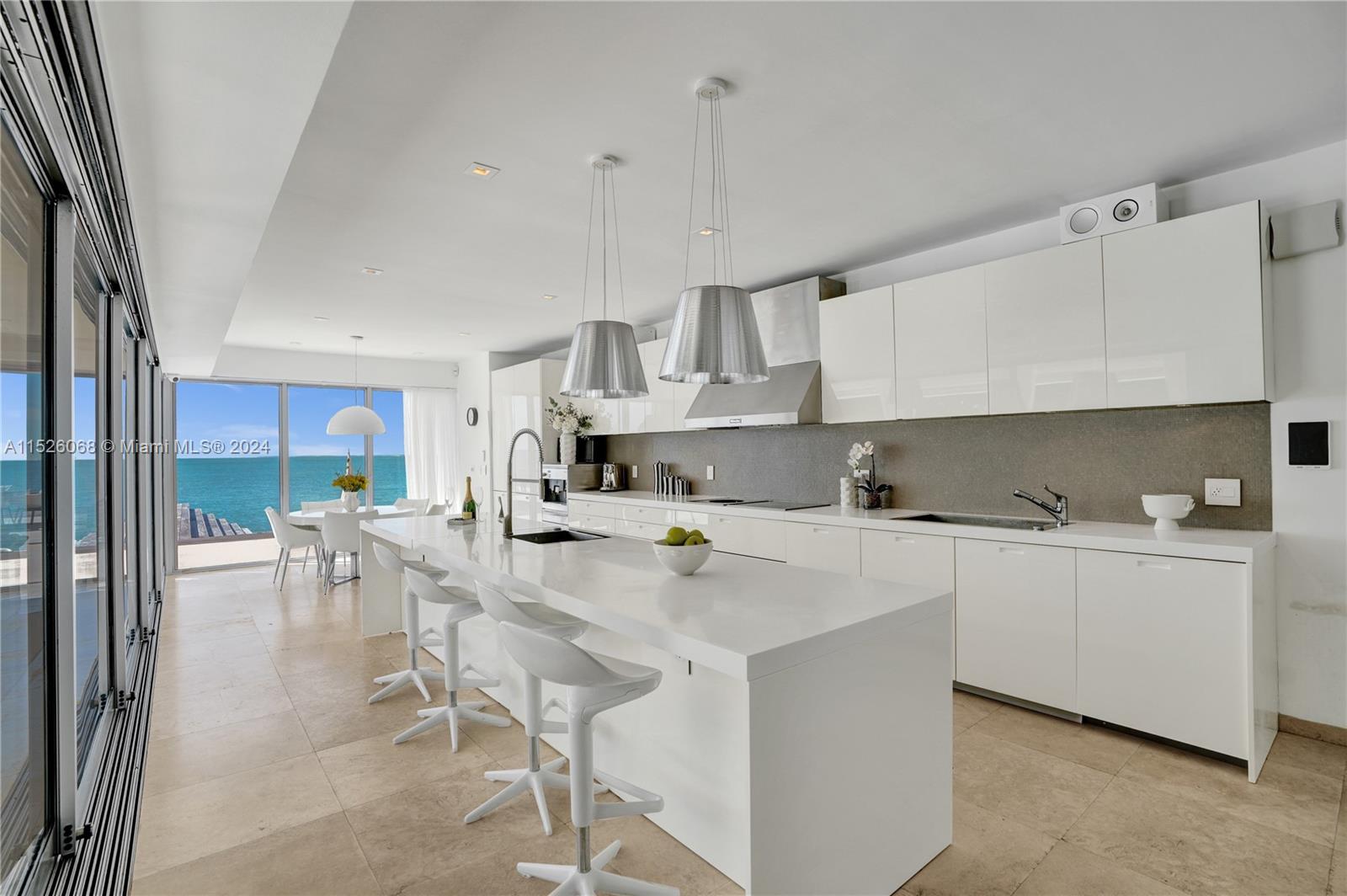 660 S Mashta Dr