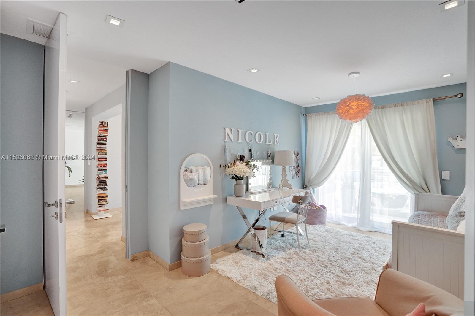 660 S Mashta Dr