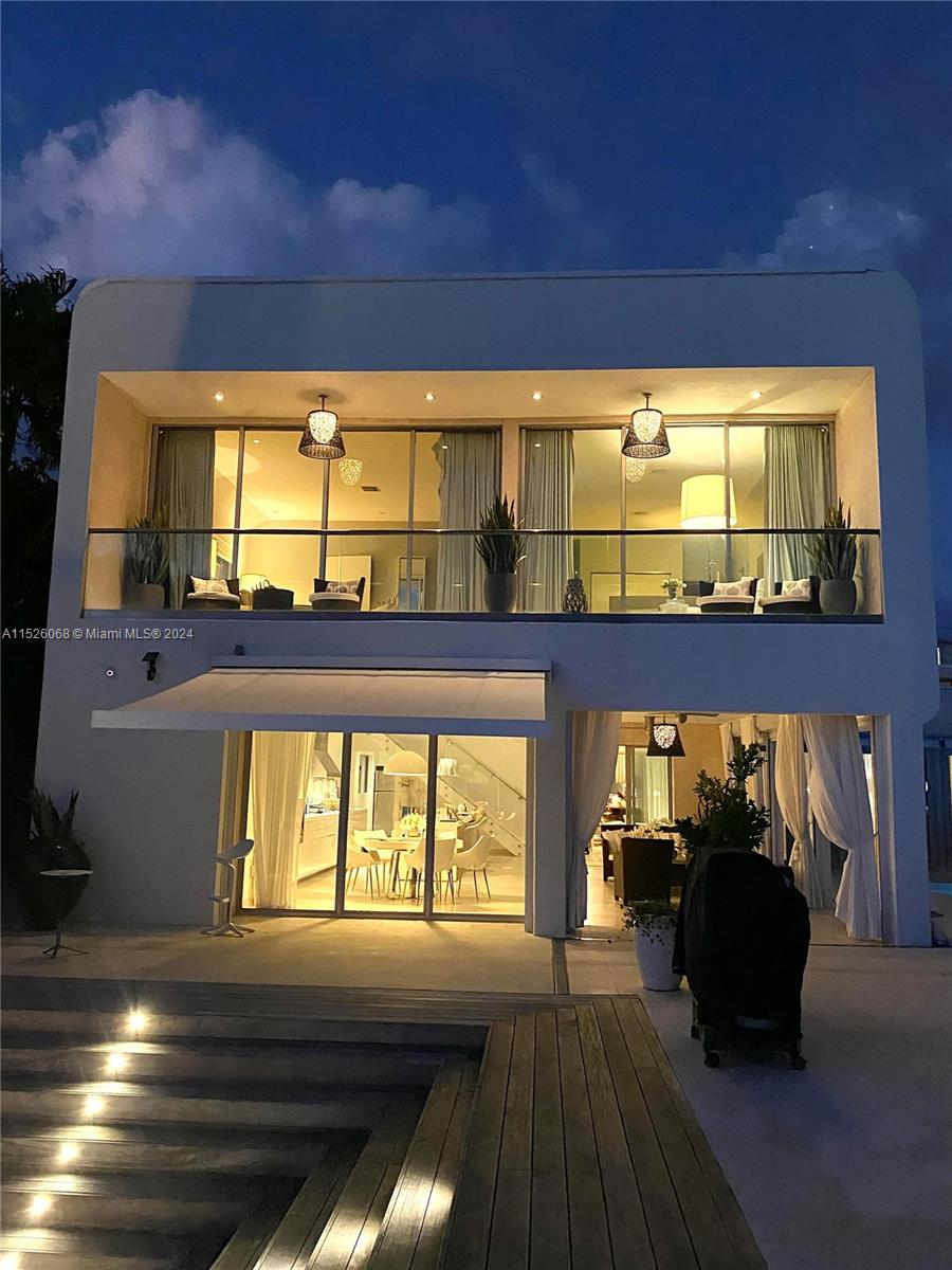 660 S Mashta Dr