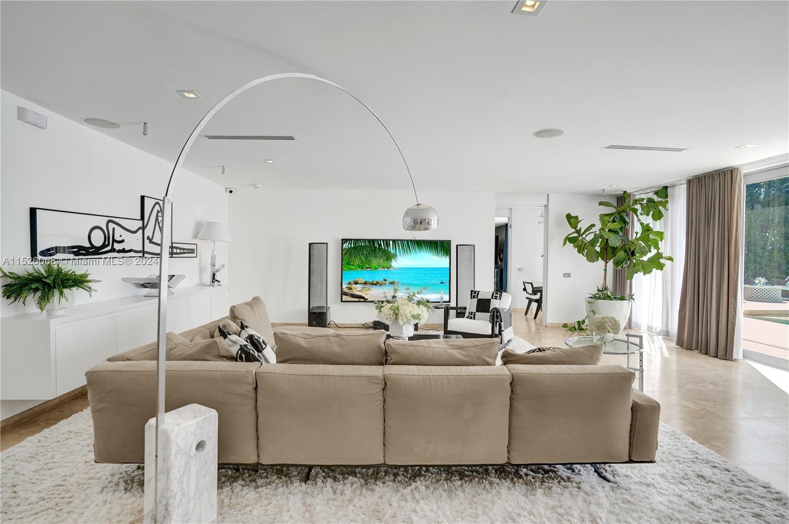660 S Mashta Dr