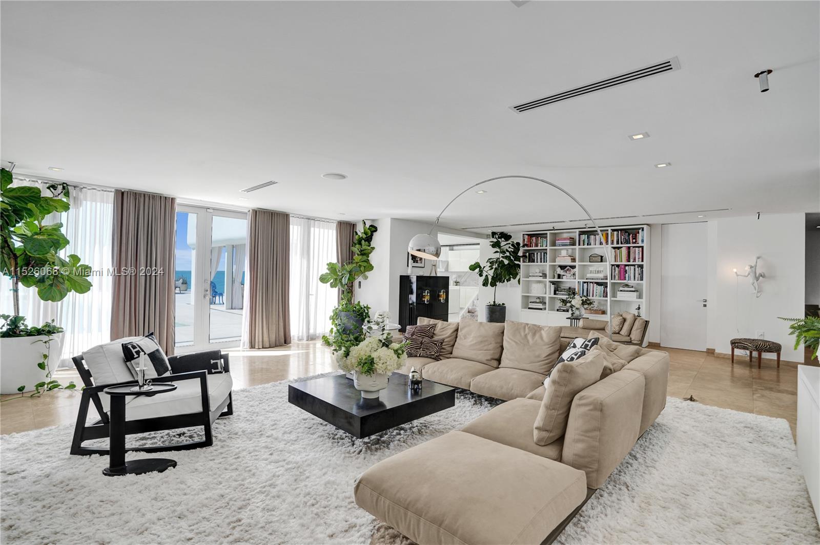660 S Mashta Dr