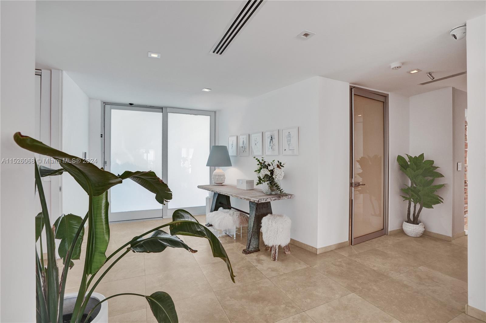 660 S Mashta Dr