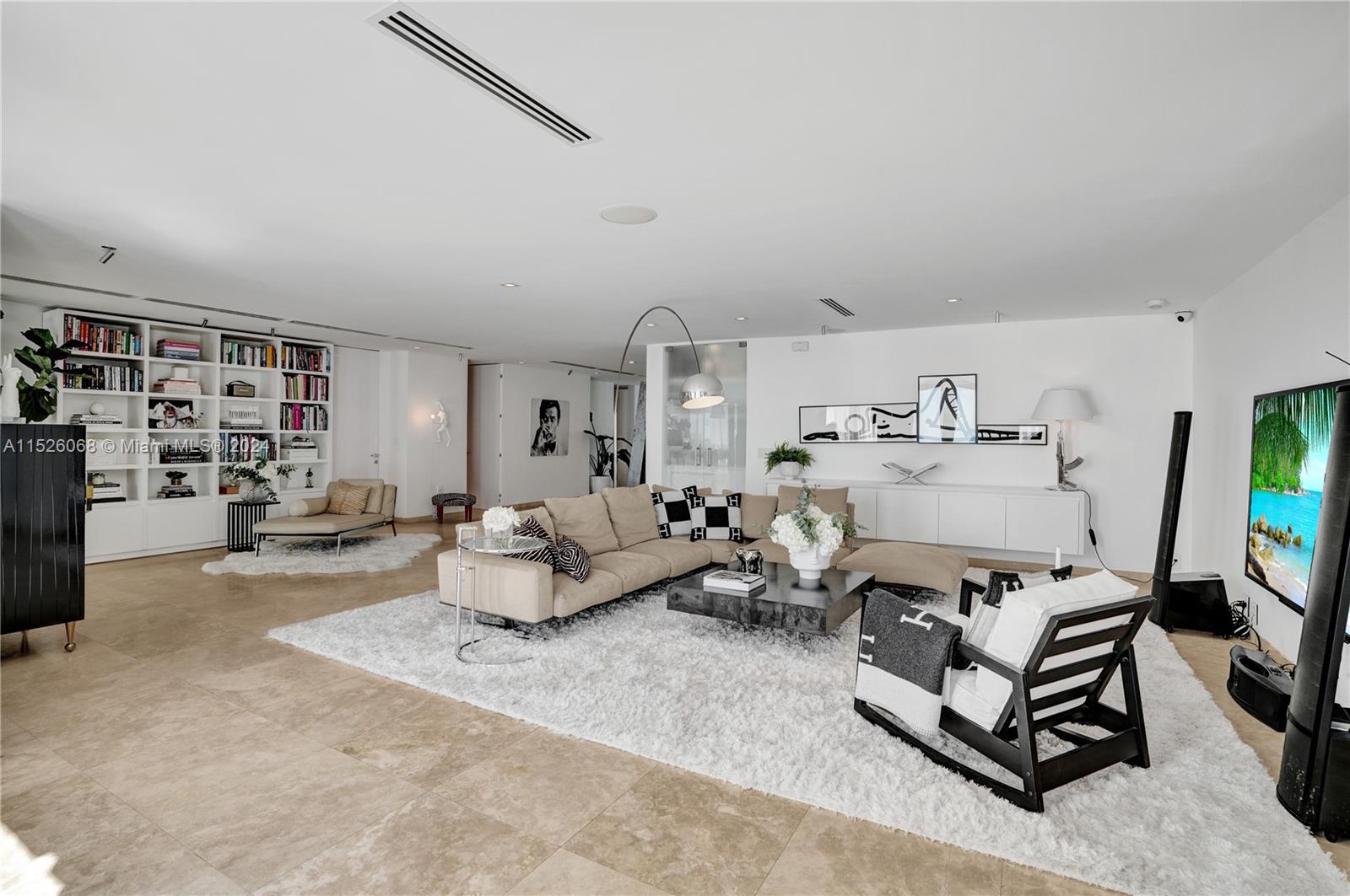 660 S Mashta Dr