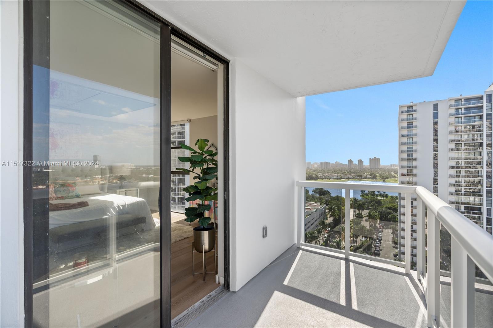 20505 E Country Club Dr Unit: 1638