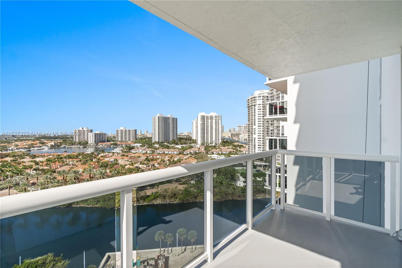 20505 E Country Club Dr Unit: 1638