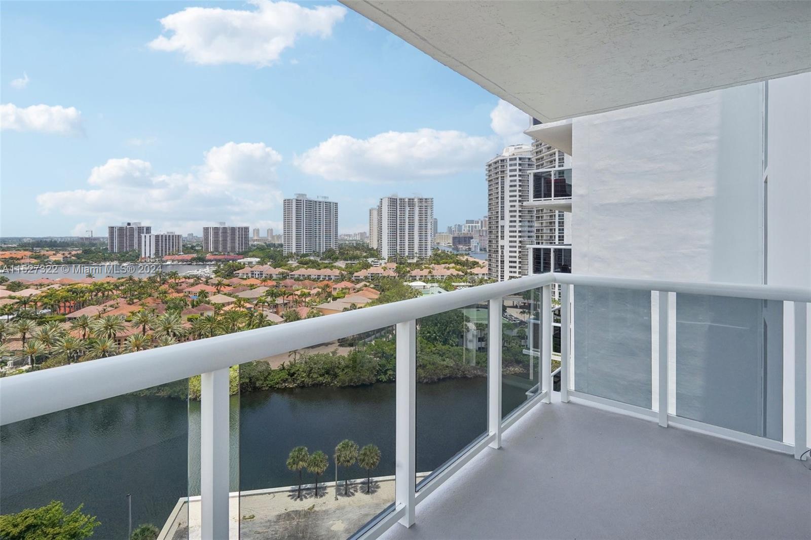 20505 E Country Club Dr Unit: 1638