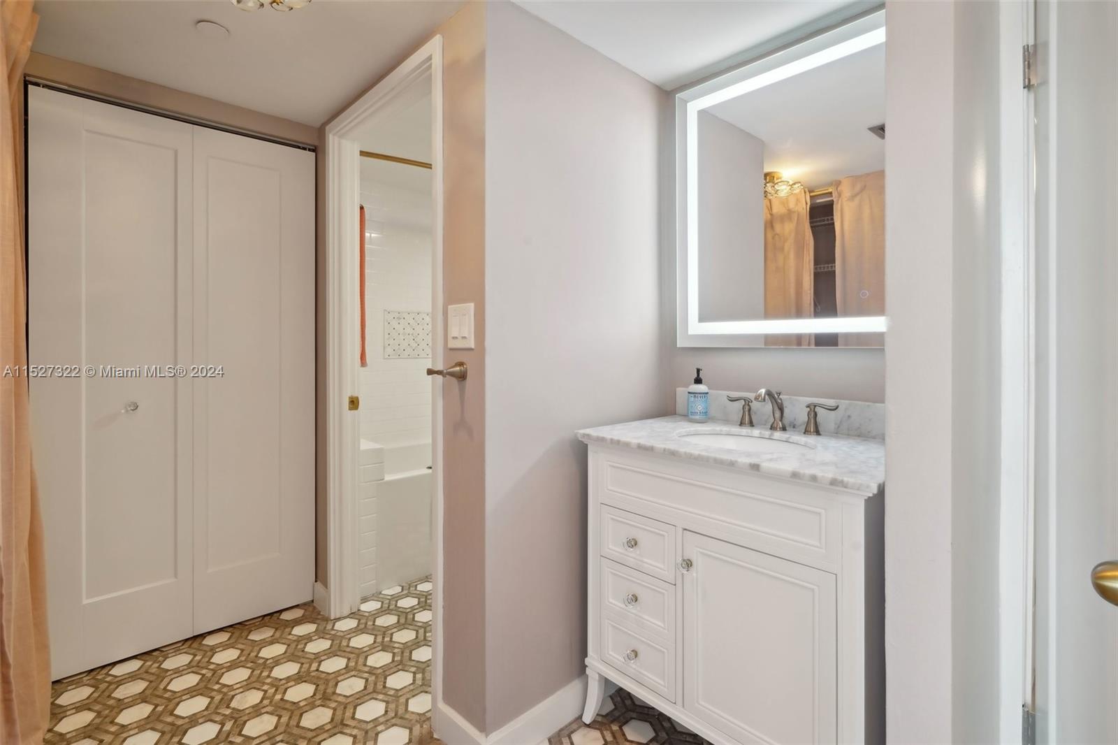 20505 E Country Club Dr Unit: 1638