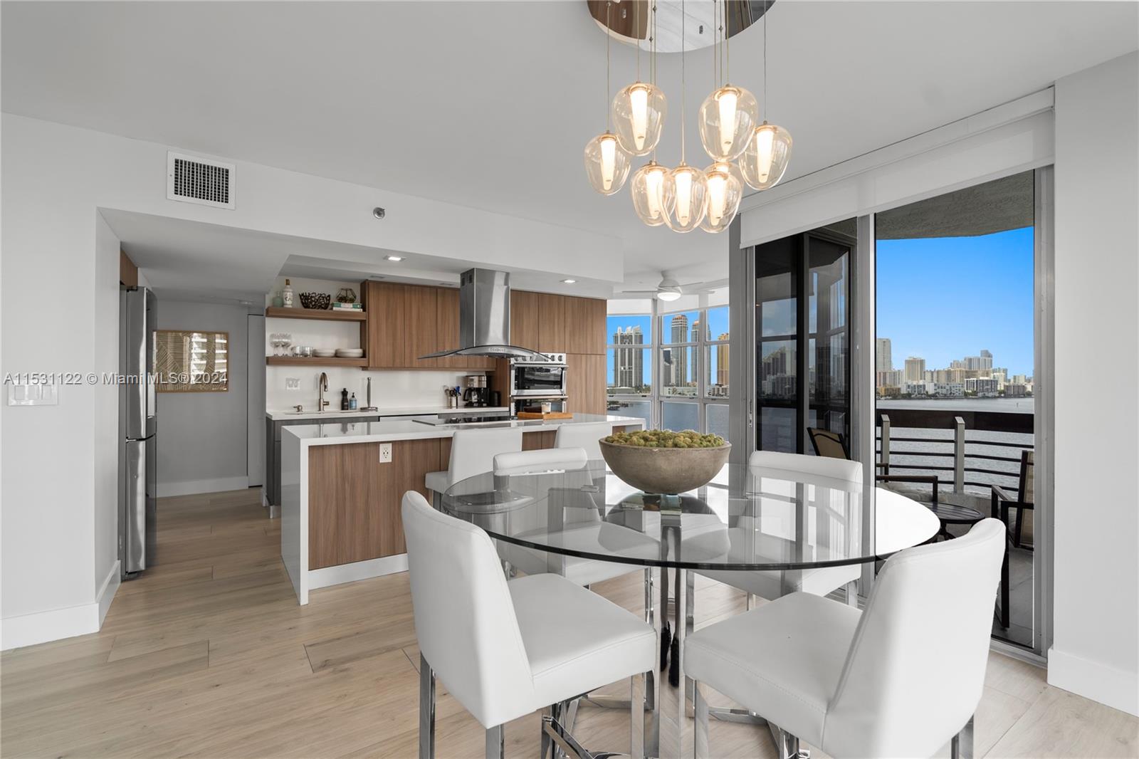 3600 Mystic Pointe Dr Unit: 1101
