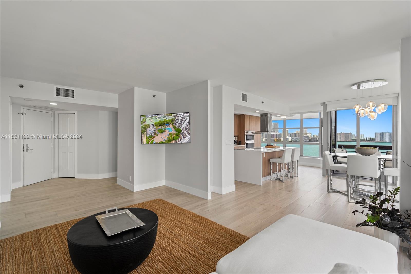 3600 Mystic Pointe Dr Unit: 1101