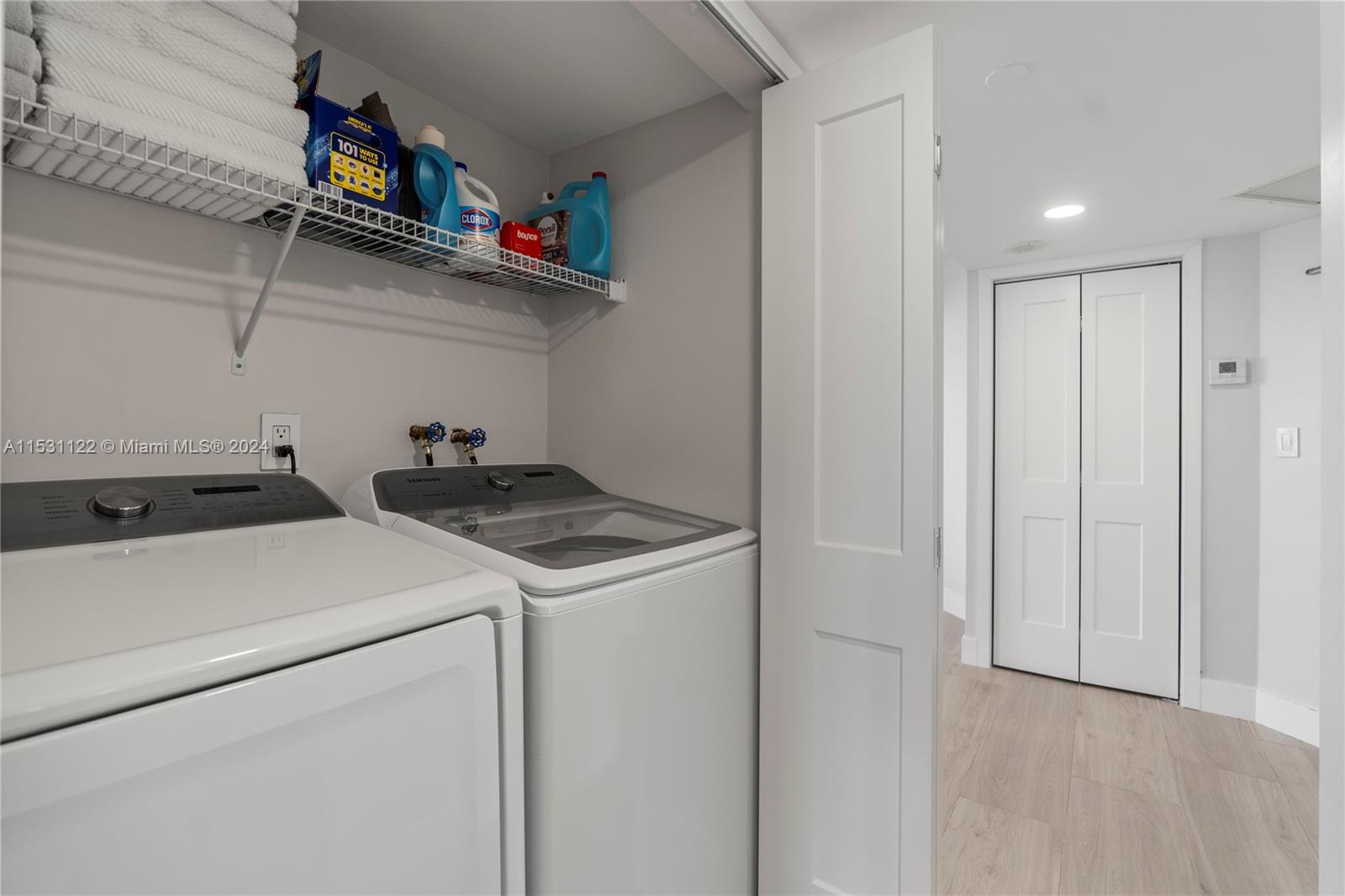 3600 Mystic Pointe Dr Unit: 1101