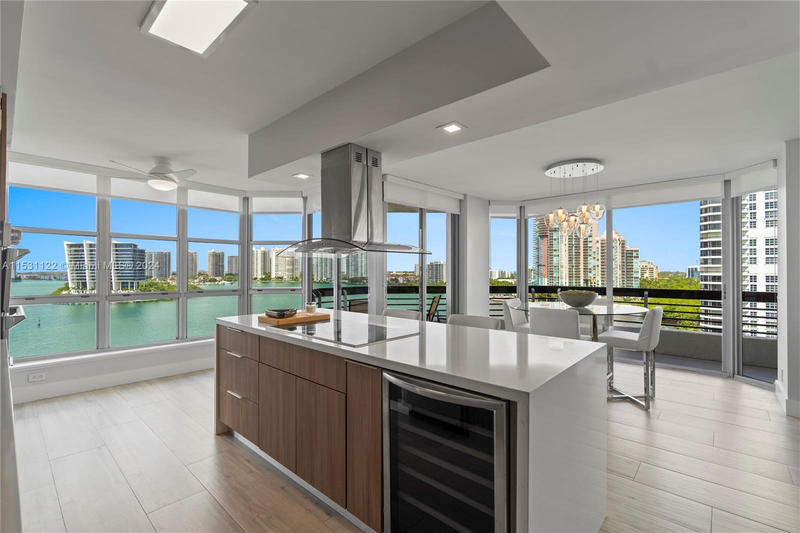 3600 Mystic Pointe Dr Unit: 1101