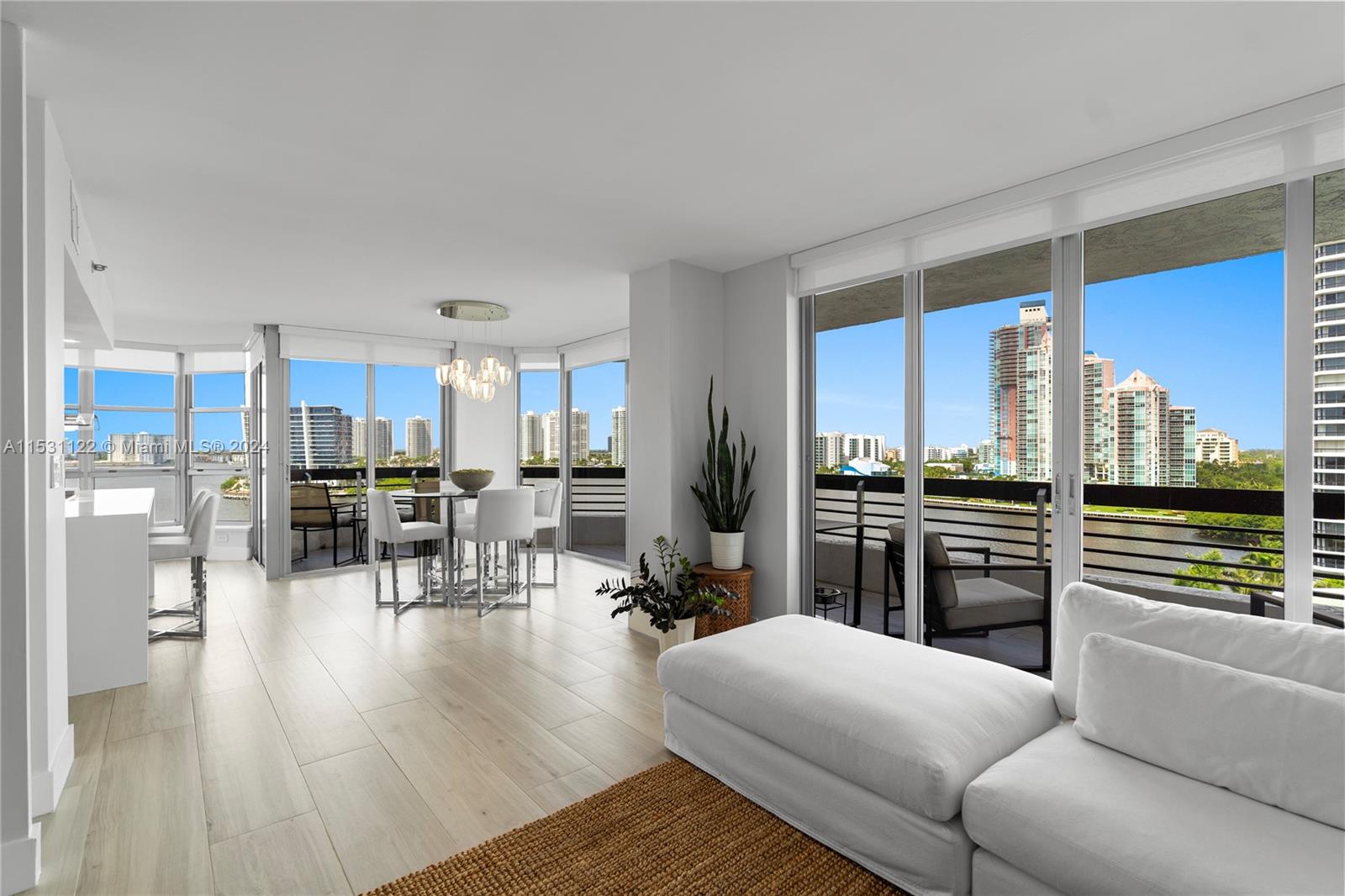 3600 Mystic Pointe Dr Unit: 1101