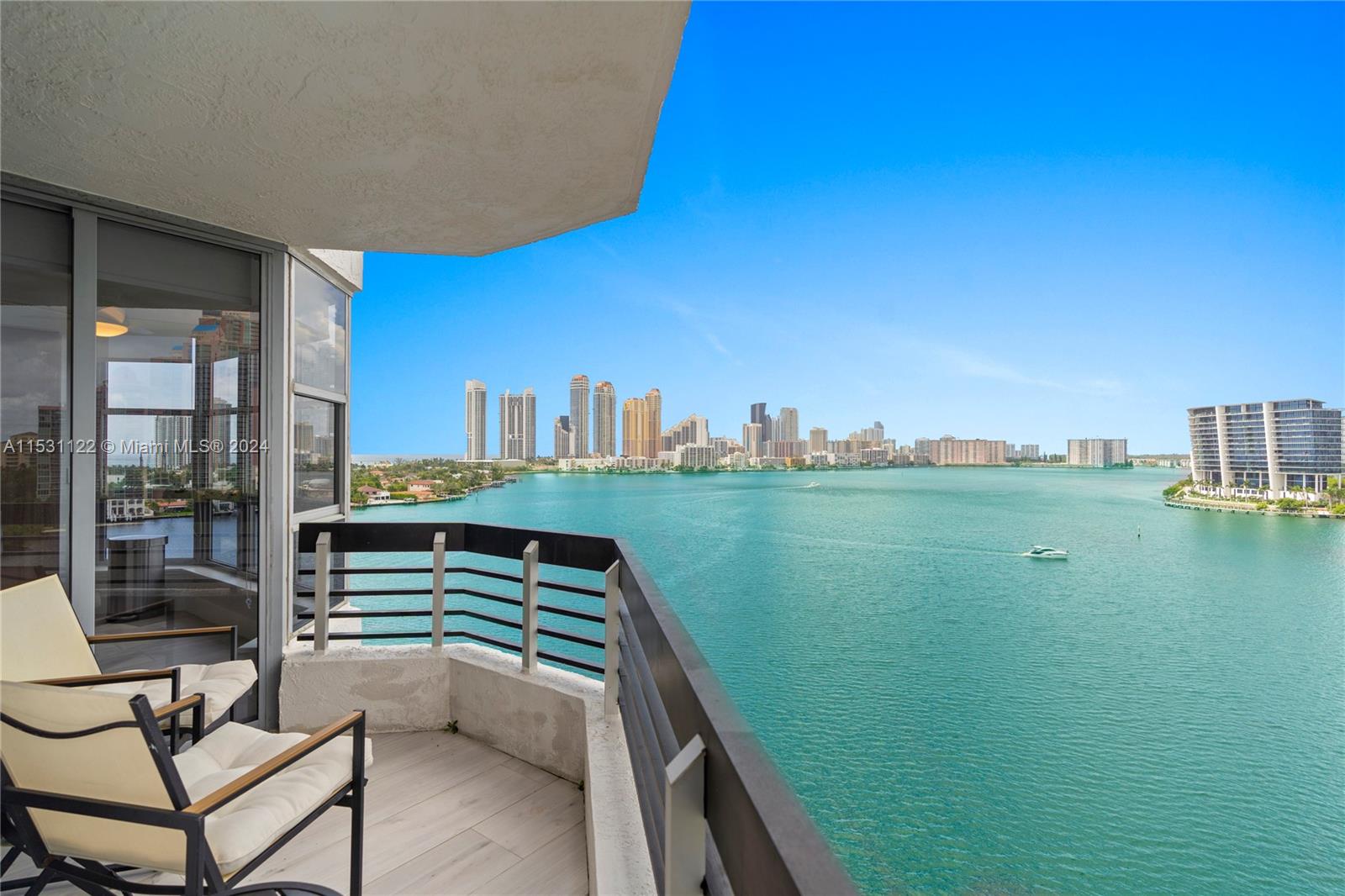 3600 Mystic Pointe Dr Unit: 1101