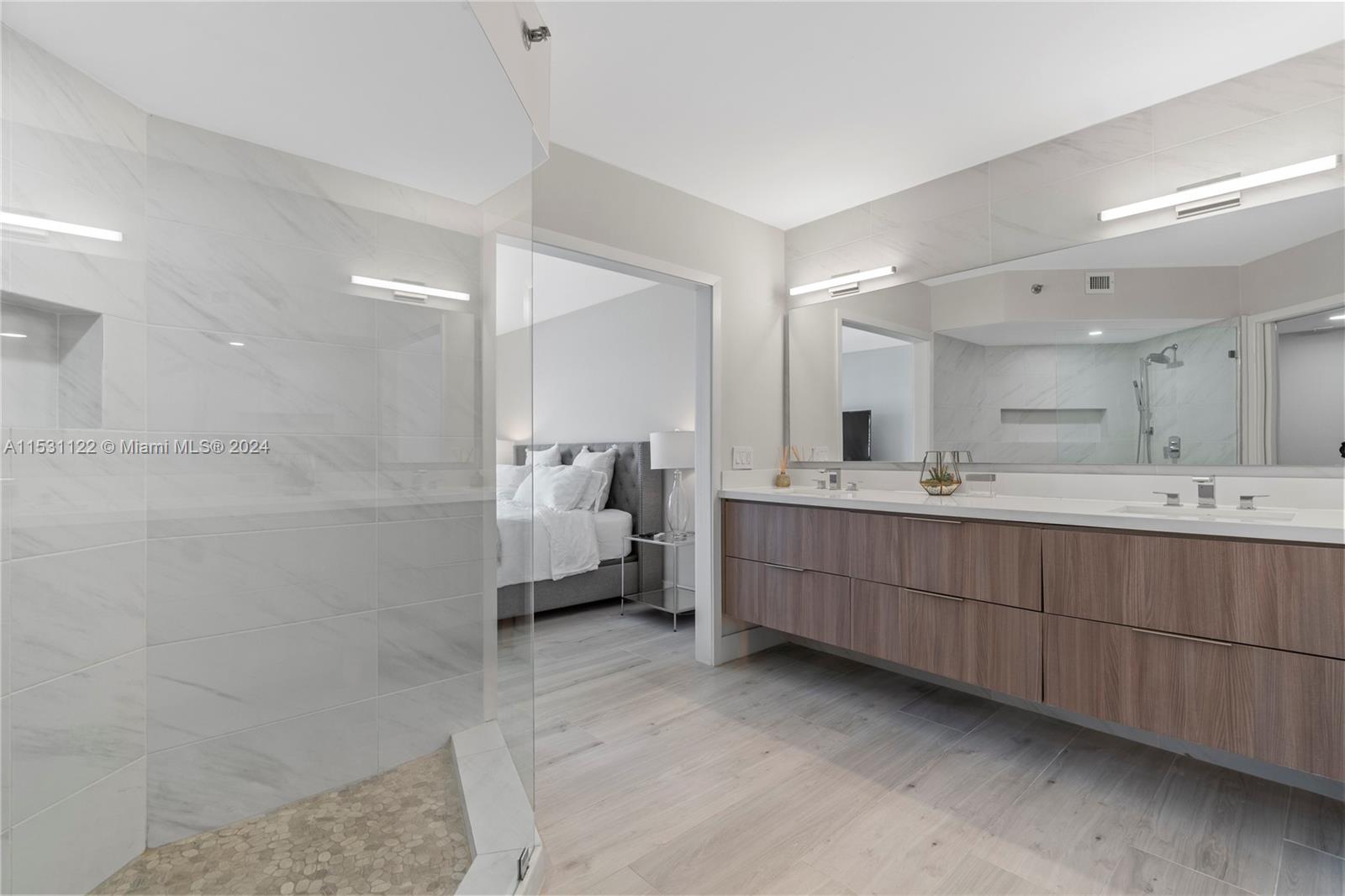 3600 Mystic Pointe Dr Unit: 1101