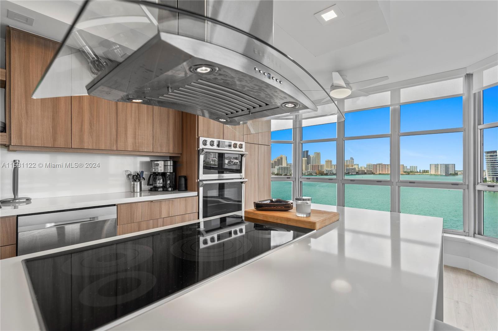 3600 Mystic Pointe Dr Unit: 1101