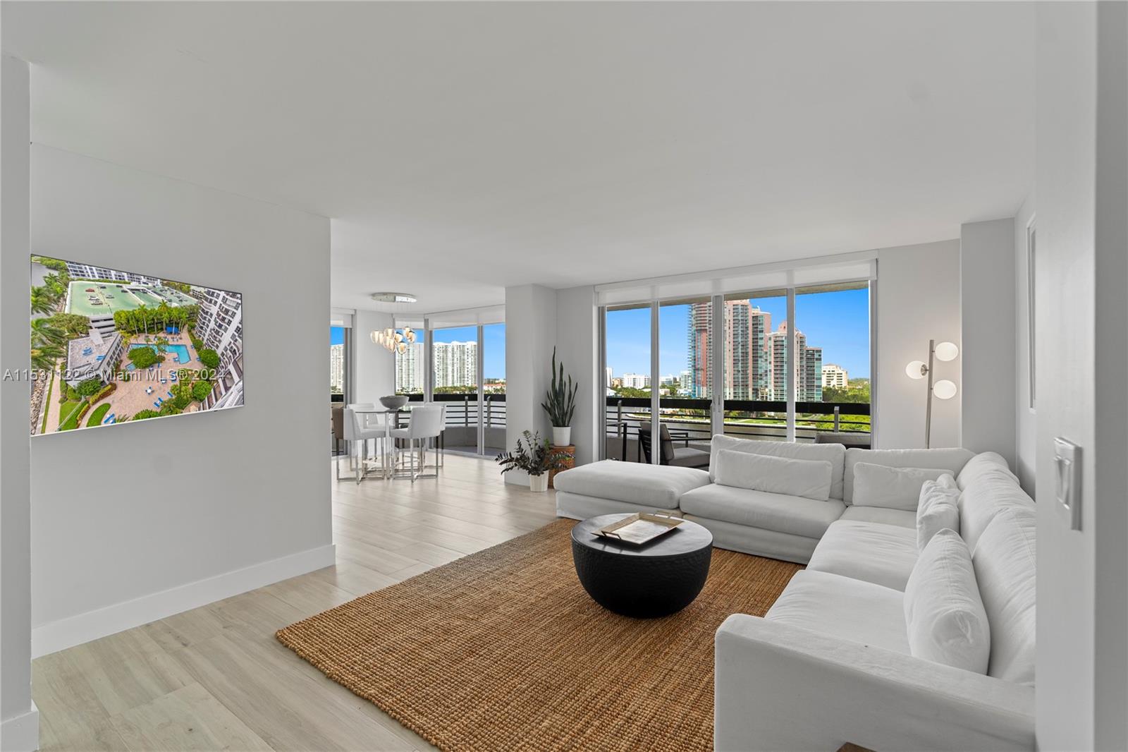 3600 Mystic Pointe Dr Unit: 1101