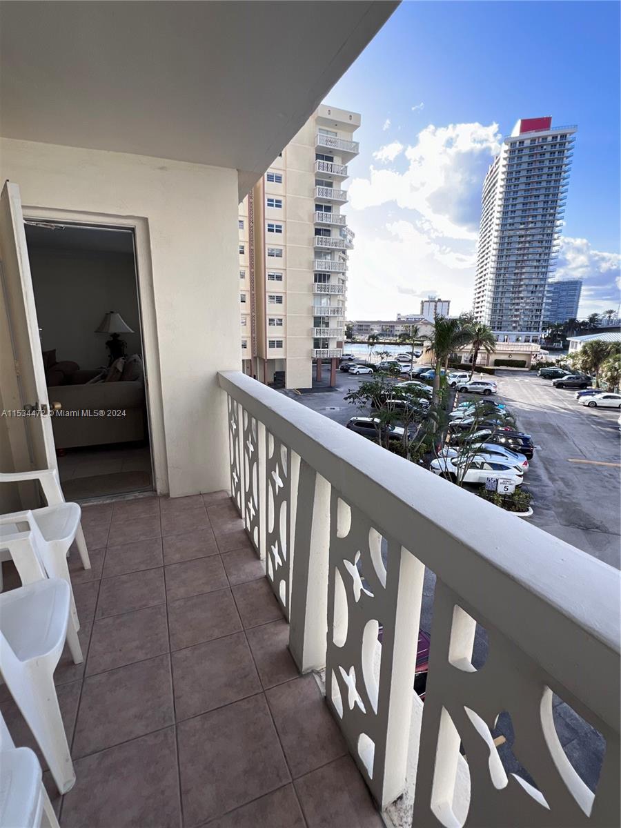 1825 S Ocean Dr # 306