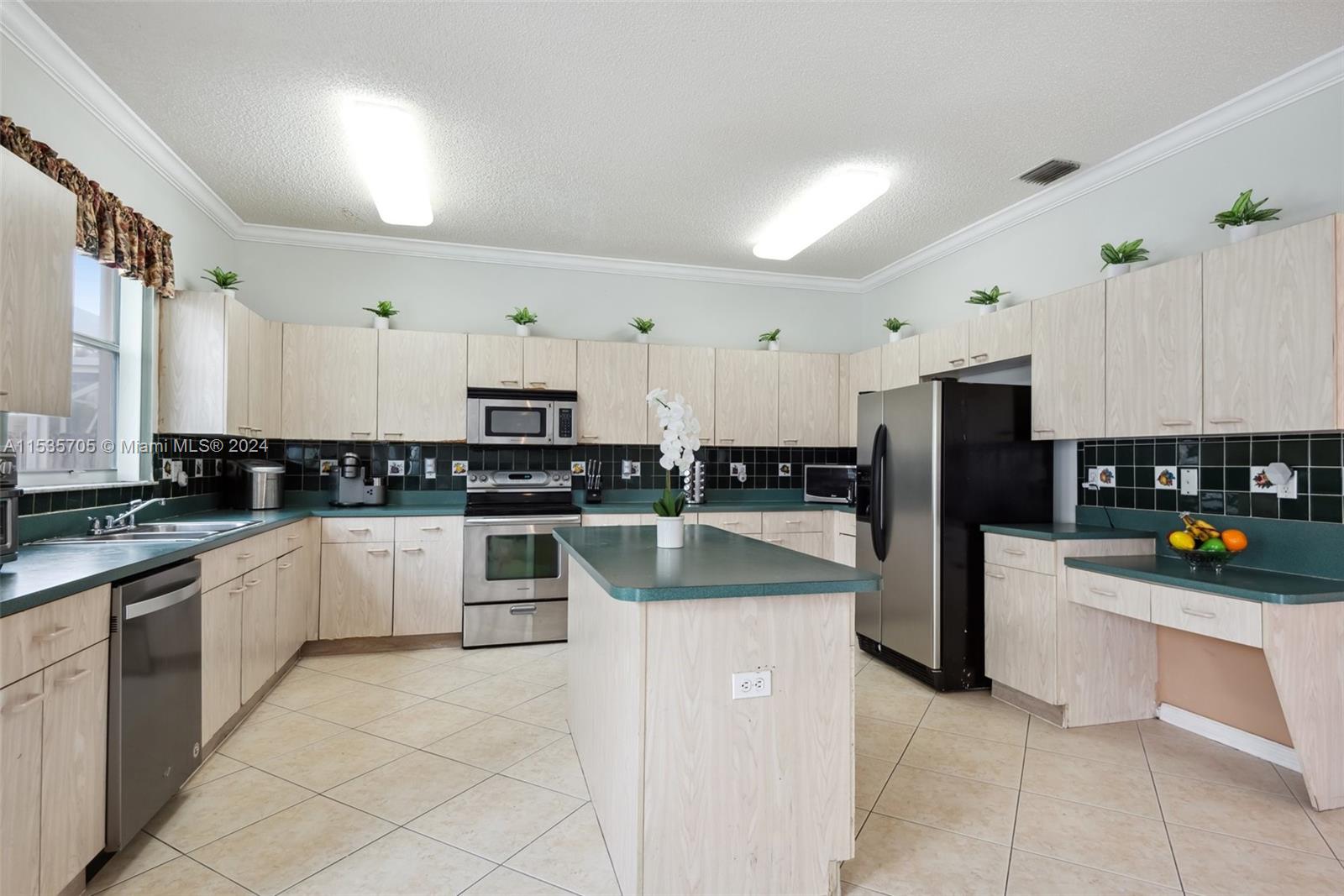 3262 SW 173rd Ter