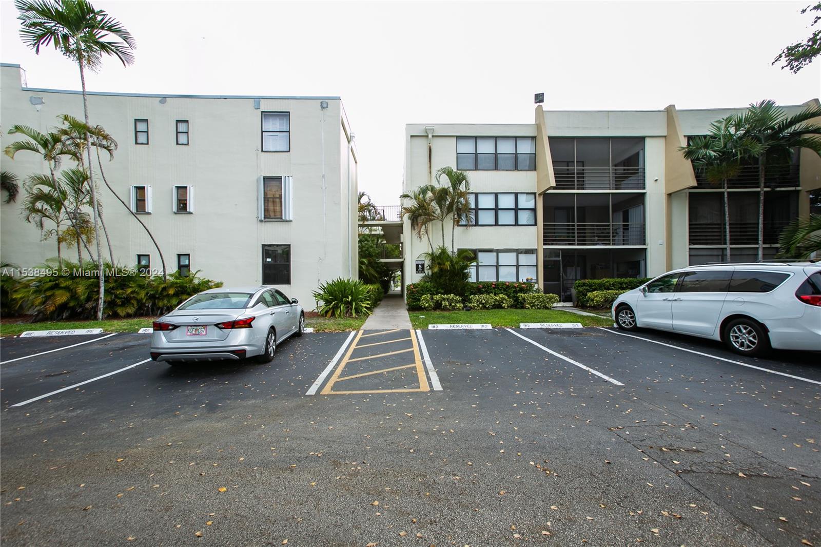 20301 NE 30th Ave # 5 Unit: 224-5