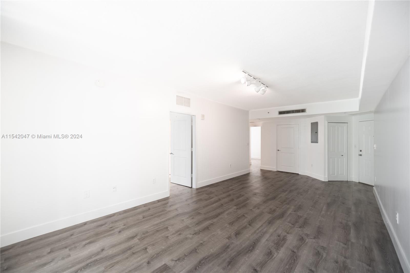 170 SE 14th St # 2204