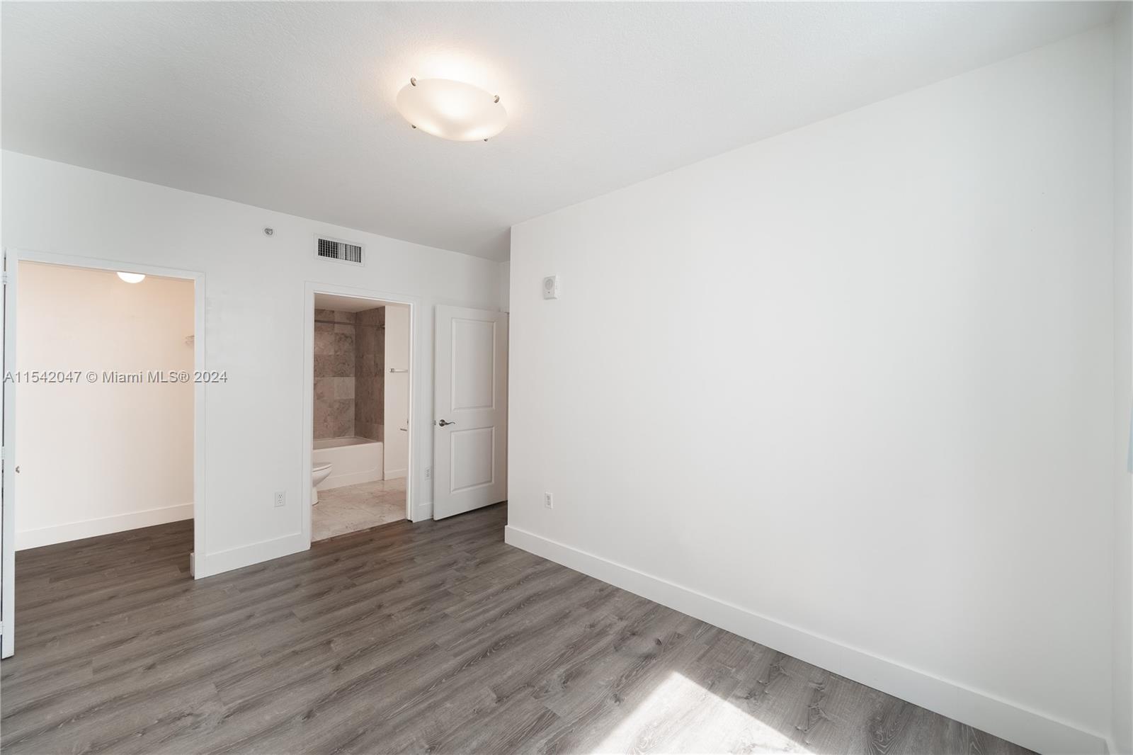 170 SE 14th St # 2204