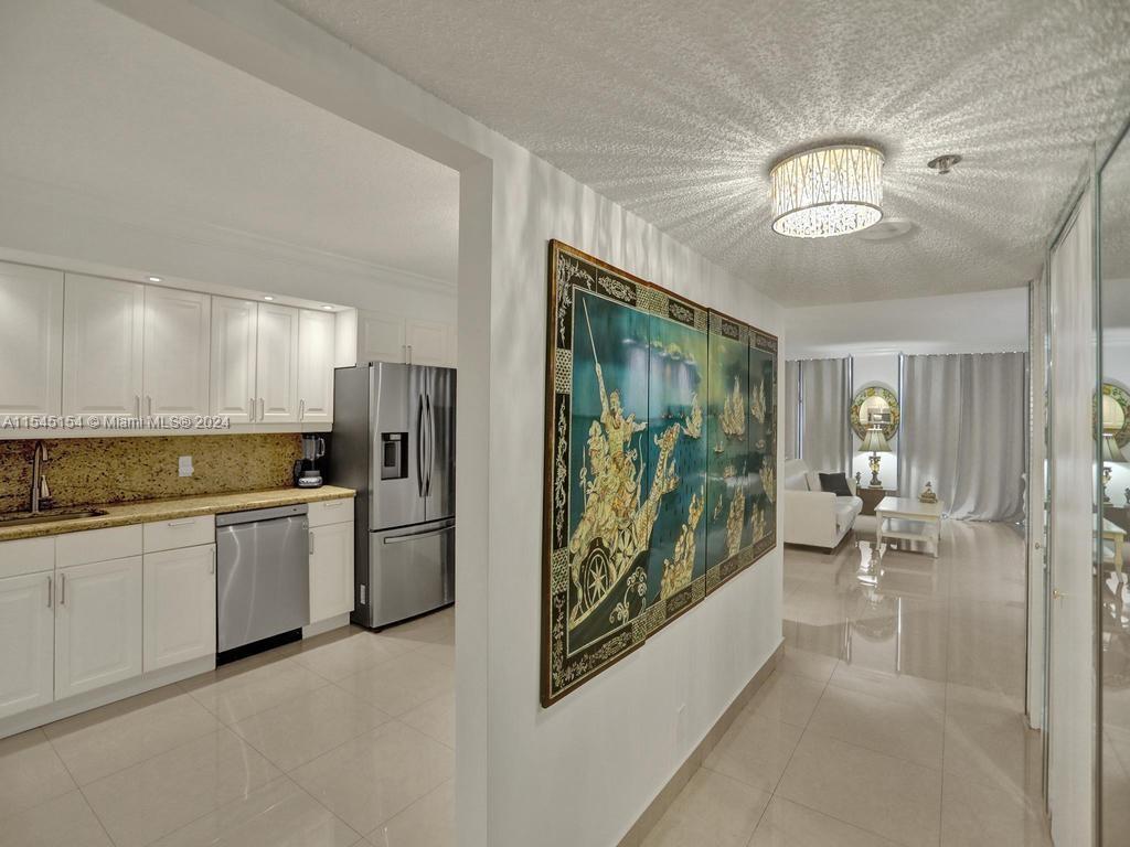 8877 Collins Ave # 304