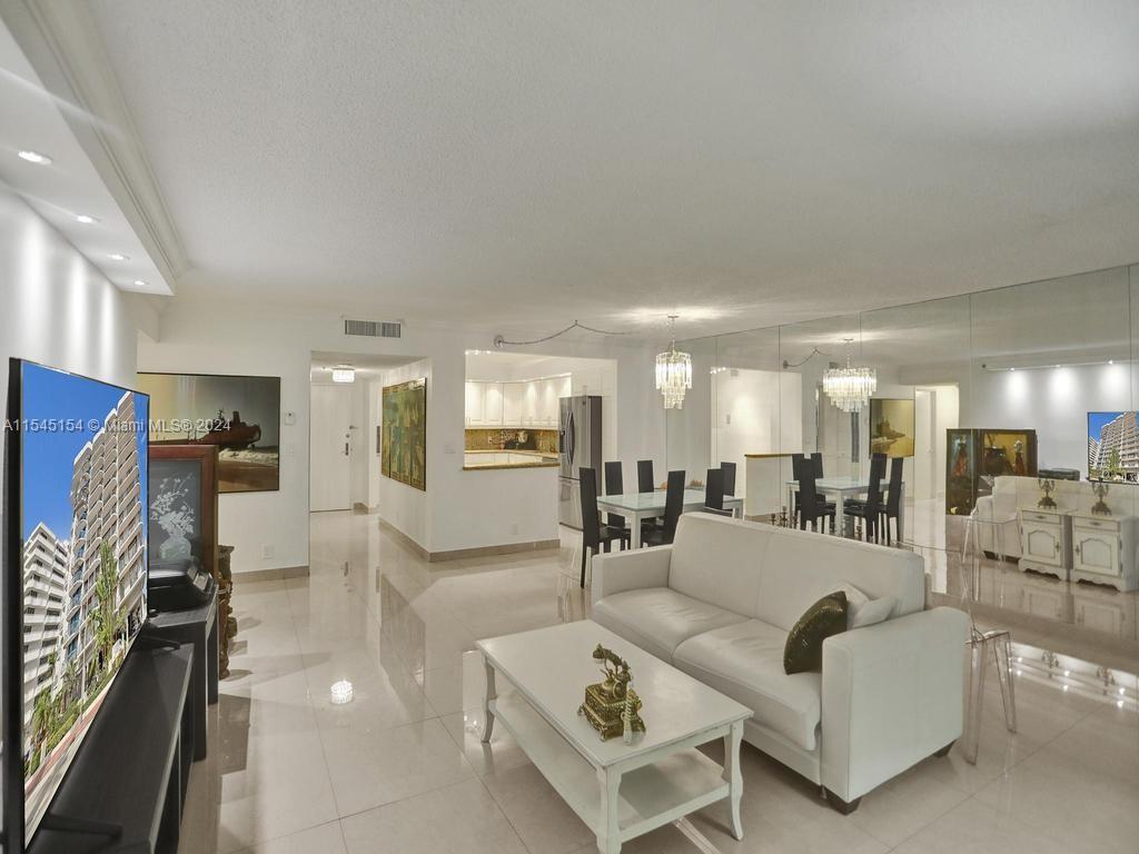 8877 Collins Ave # 304