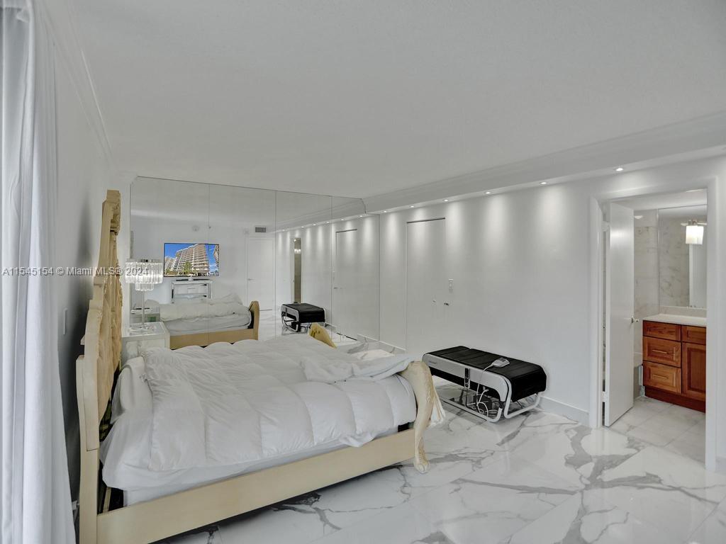8877 Collins Ave # 304