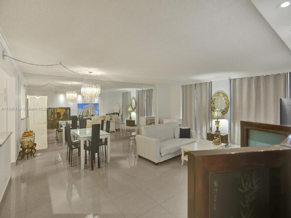 8877 Collins Ave # 304