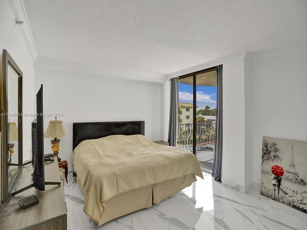 8877 Collins Ave # 304