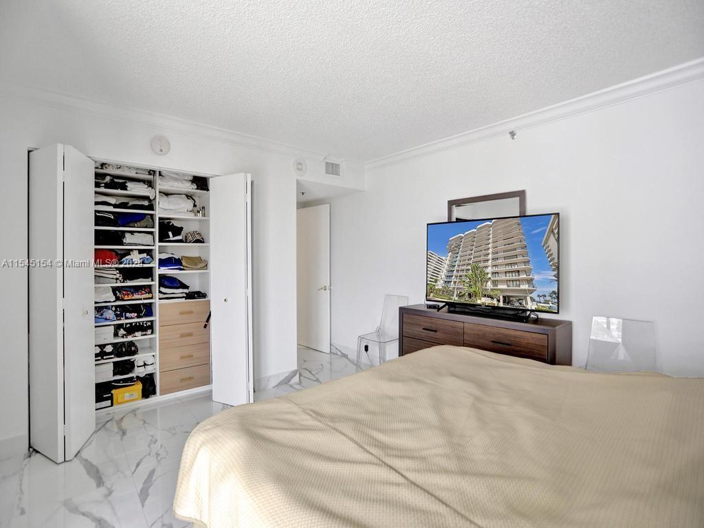 8877 Collins Ave # 304