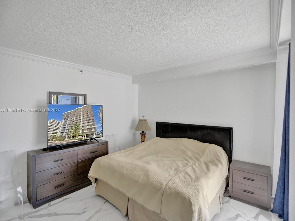 8877 Collins Ave # 304