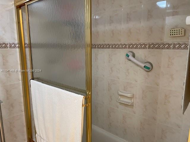 210 S 174th St # 2004