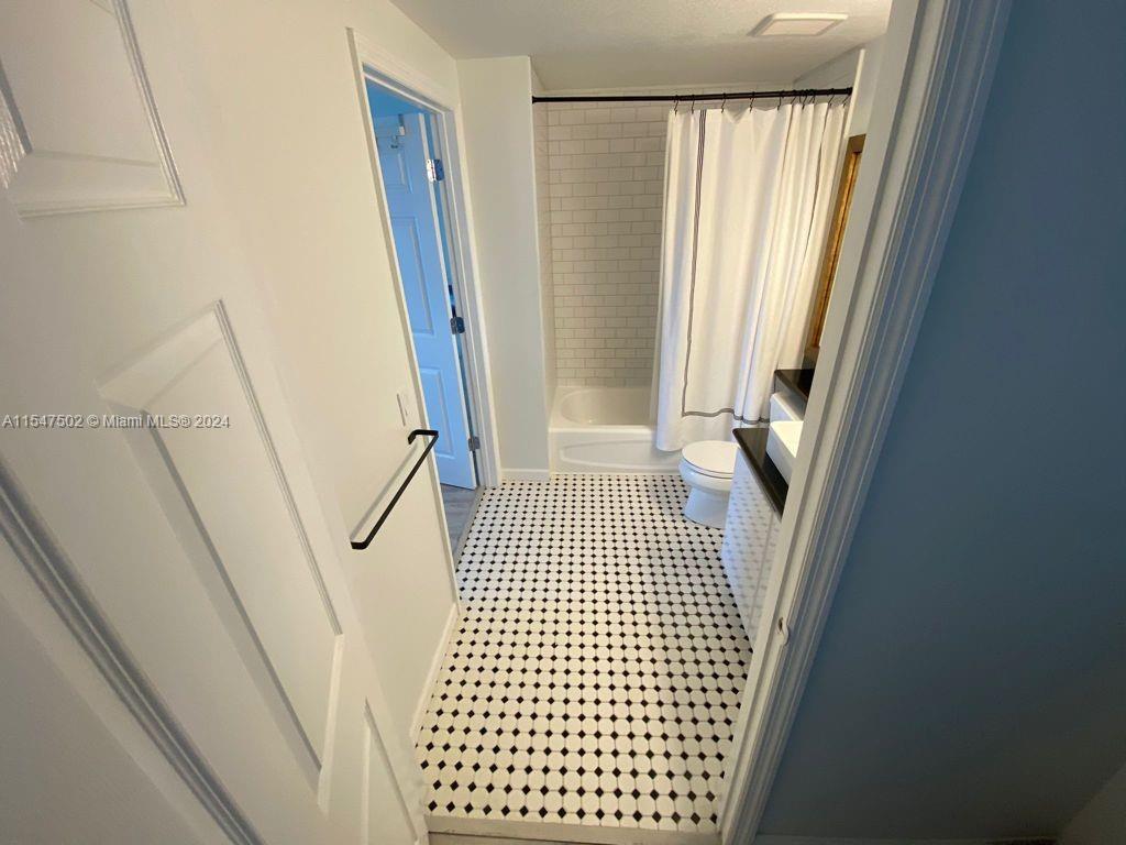 3500 Coral Way # 707