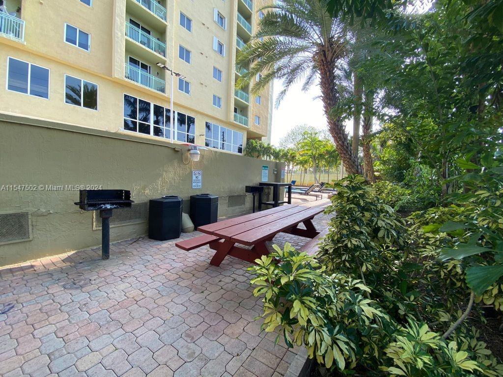 3500 Coral Way # 707