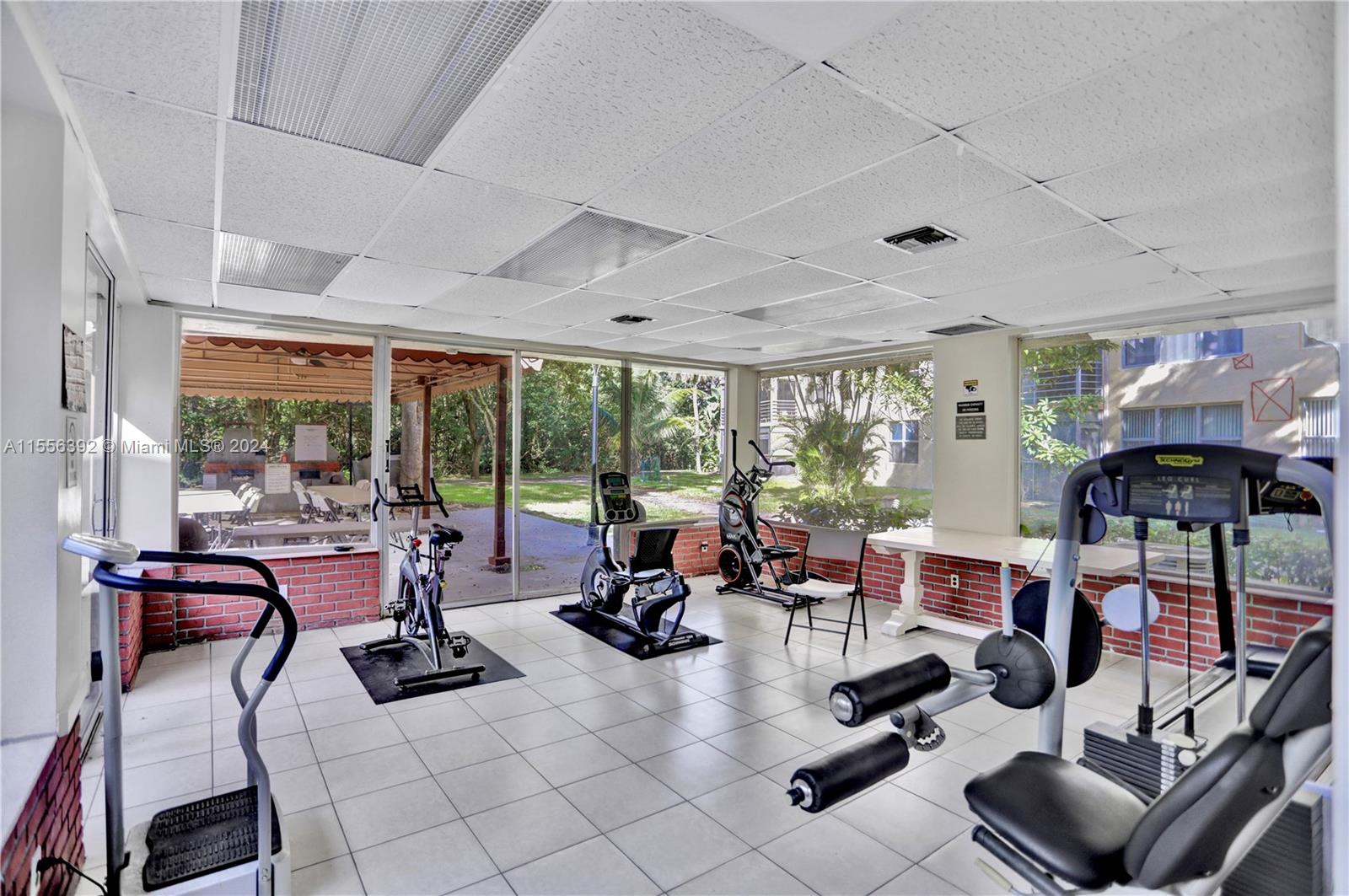 17890 W DIXIE HWY # 404