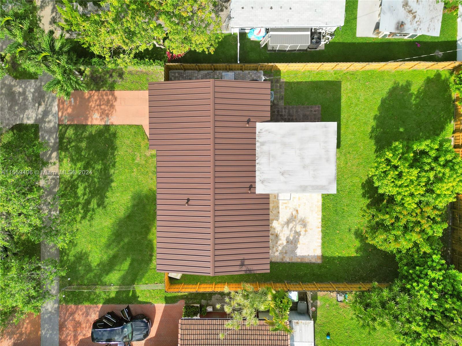 907 NE 4th St
