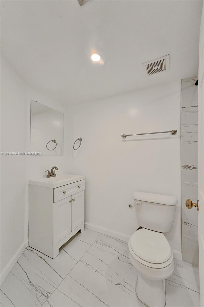 2415 NW 16th St Rd # 516