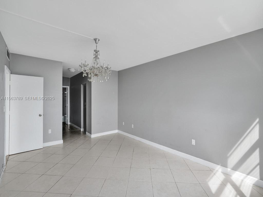 300 Bayview Dr # 906