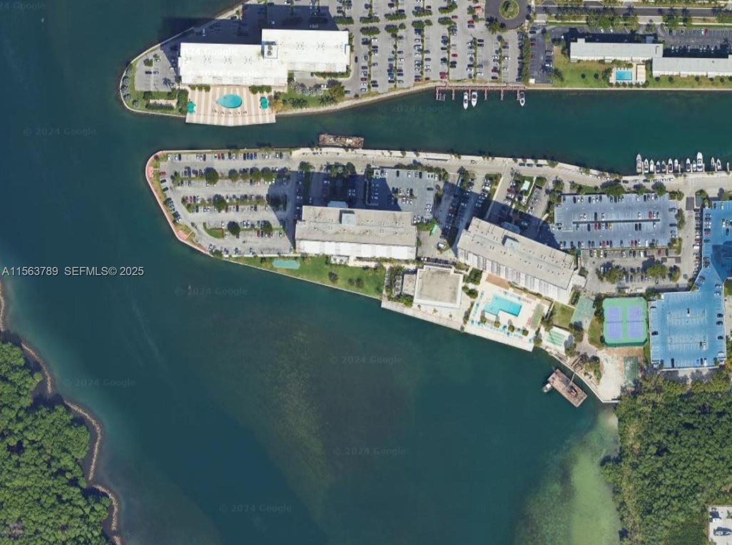 300 Bayview Dr # 906