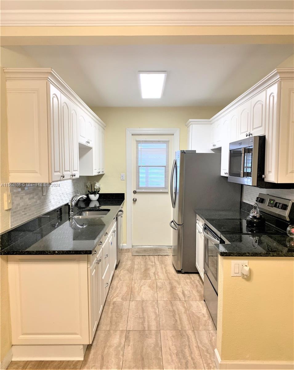 433 NE 21st St # 433