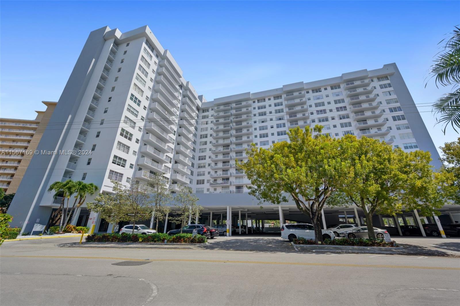 137 Golden Isles Dr # 1009
